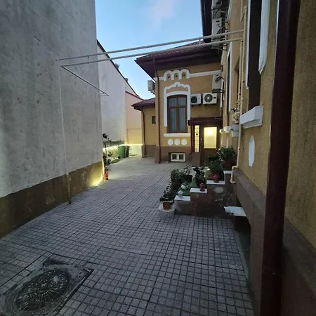 Apartment Boutique Old 6