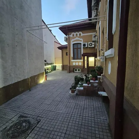 Boutique Old 6 *