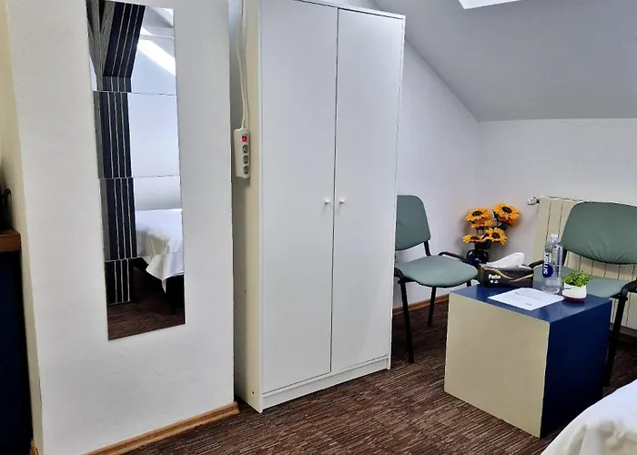 Boutique Old 6 Bucharest