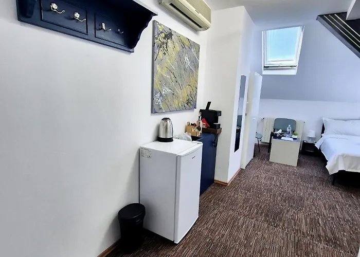 Boutique Old 6 *